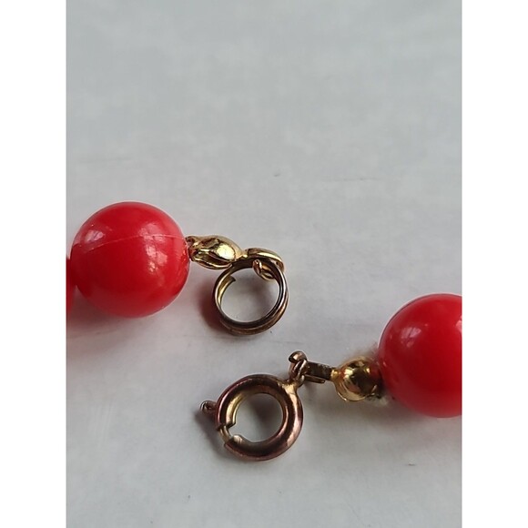 Red Plastic And Gold Tone Metal Beaded Necklace Vintage, READ DESCRIPTION - Picture 8 of 10